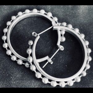 ♥️SOLD♥️Hoops silver beaded earring
